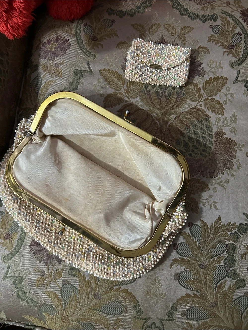Pearlescent vintage 60s Beaded Evening Bag in Cream